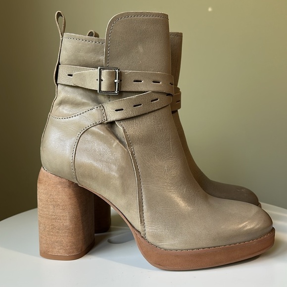 Lucky Brand Leather Natesa High-Heel Ankle Boot Round Block Heel Chunky Side Zip - Picture 1 of 16